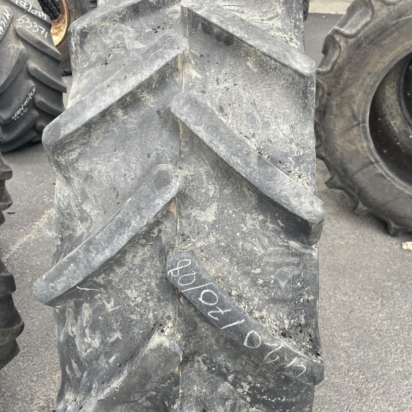 420/70R28 Continental AC70 OCC
Koło napędowe