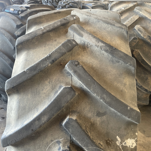 600/65R28 Mitas AC65 OCC
Aandrijfwiel
