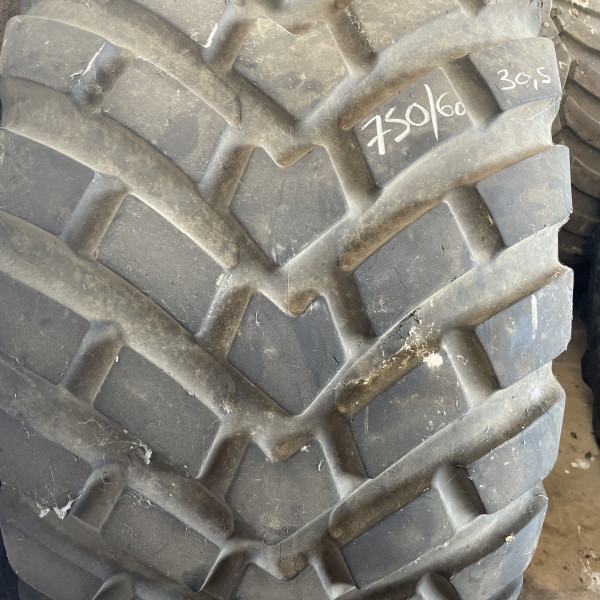 750/60R30.5 Bkt ROADMAX OCC
Aandrijfwiel