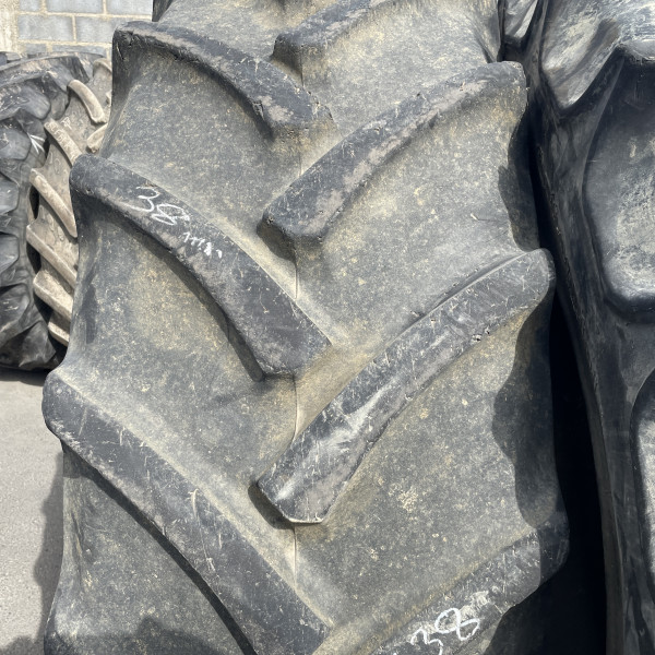 
            520/85R38 Continental AC85 OCC AR
    

            
        
    
    Aandrijfwiel

