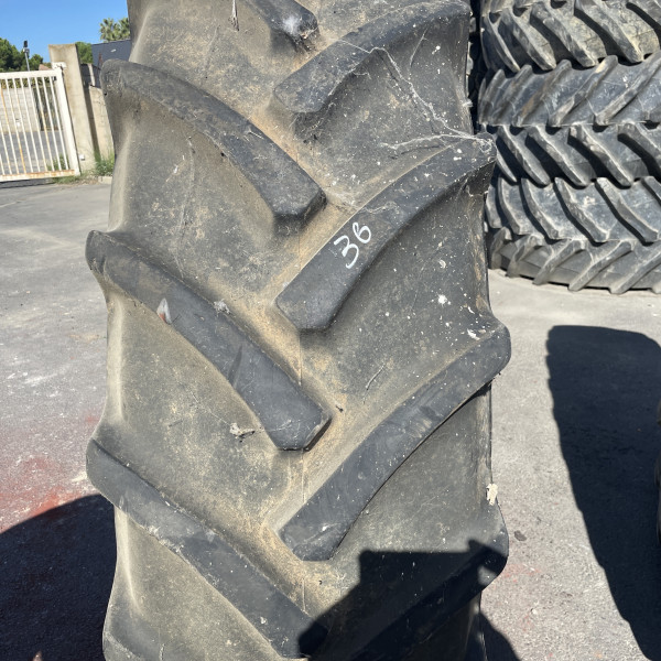 
            520/85R42 Continental CONTRACT AC85 OCC
    

            
        
    
    Roda motriz

