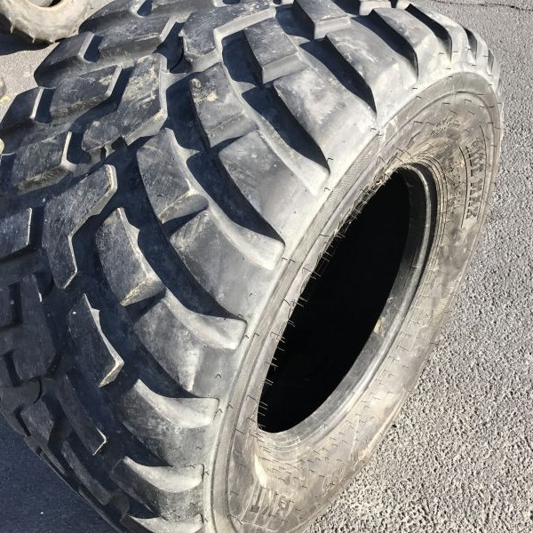 
            560/45R22.5 Bkt A VOIR FL693
    

            
        
    
    Ведущее колесо

