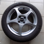 
            225/50R17 Michelin Alpin
    

                        98
        
                    V
        
    
    Roata mașinii

