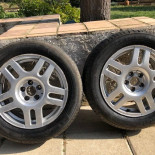 
            205/55R16 Michelin 
    

                        91
        
                    V
        
    
    Roue de voiture

