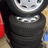 
            235/60R16 Goodyear Ultra Grip
    

                        100
        
                    H
        
    
    यात्री कार


