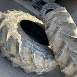 
            520/85R38 Goodyear DT806 mal usé
    

            
        
    
    Roue motrice

