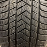 
            295/40R21 Pirelli 
    

                        111
        
                    V
        
    
    4x4 एसयूवी

