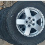 
            235/70R16 Divers 
    

            
        
    
    Rueda de coche

