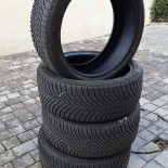 
            225/40R19 Continental Pneus 4 saisons CONTINENTAL "ALL SAISON CONTACT"
    

            
                    Y
        
    
    यात्री कार

