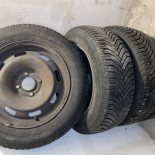 
            185/65R15 Michelin 
    

                        92
        
                    V
        
    
    Roata mașinii

