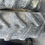 340/85R28 Bkt RT855
127
A8
Koło napędowe